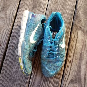 Nike Free Fit 2 womens 9.5 blue pattern